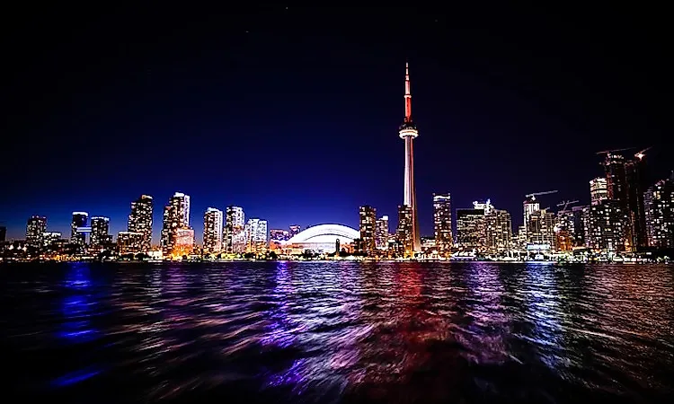 # 2 Toronto, Canadá -  