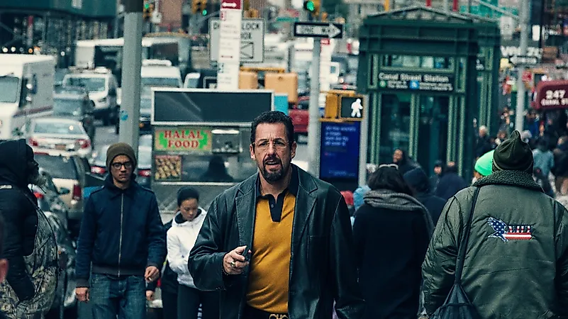 Adam Sandler deu um desempenho digno de prêmio em Uncut Gems.  Crédito da imagem: WUMW