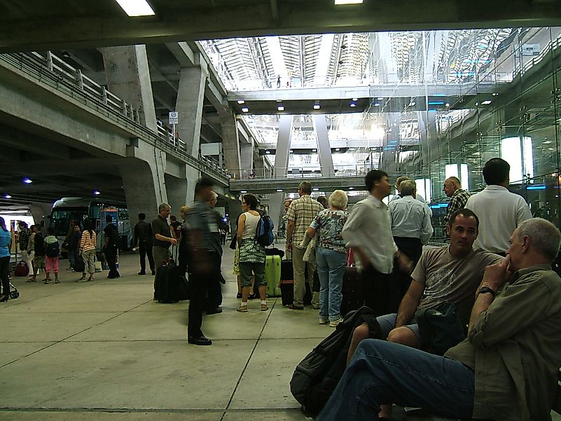 Talking with co-passengers is a great way to spend your time at the airport. Image credit: Shankar s./Flickr.com Talking with co-passengers is a great way to spend your time at the airport. Image credit: Shankar s./Flickr.com