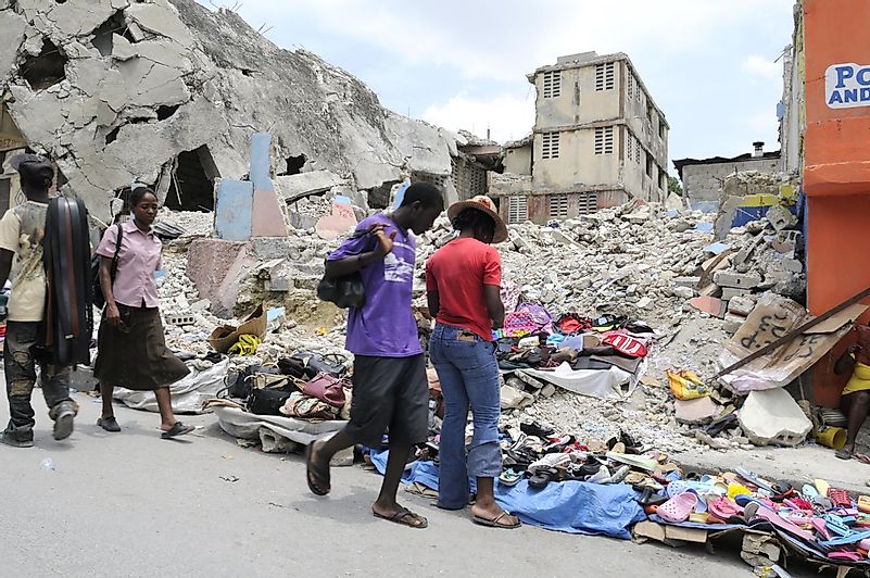 A tragédia do terremoto no Haiti uniu o mundo inteiro em um único objetivo - ajudar um ao outro.  Crédito da imagem: arindambanerjee / Shutterstock.com