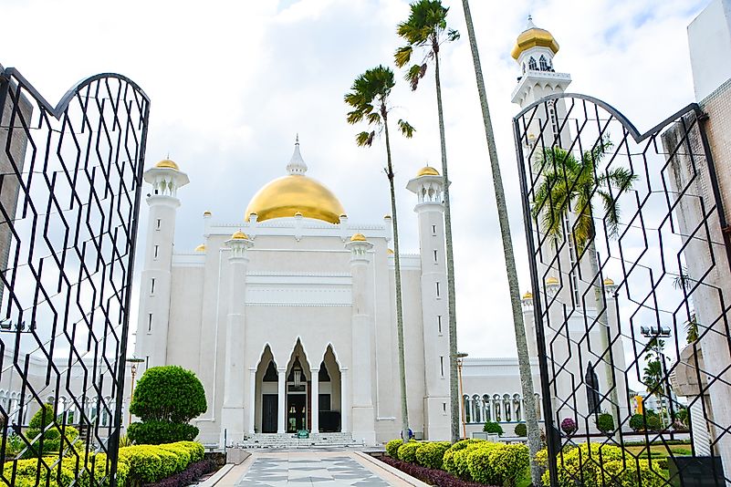 #6 Brunei Has Some Of The World’s Most Picture-Perfect Mosques