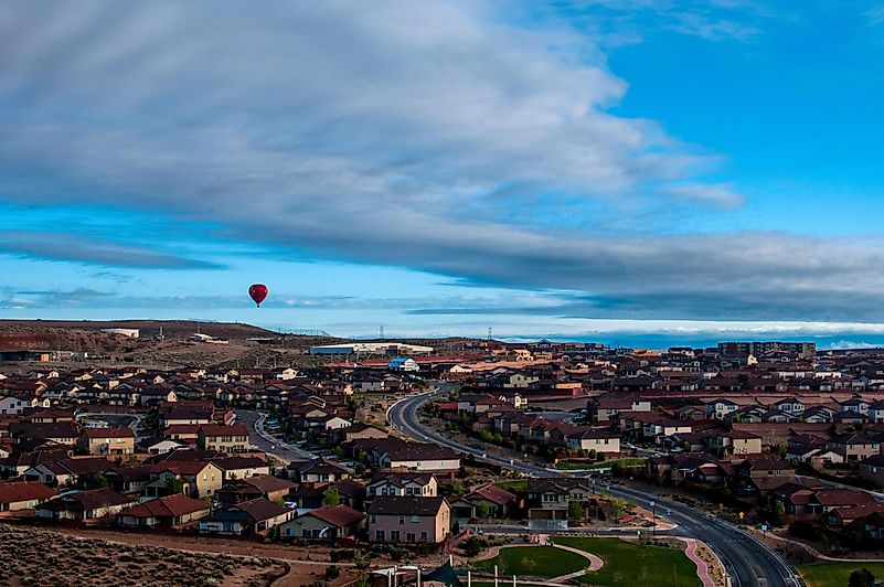 Hot air balloon over the cityscape of Albuquerque, New Mexico. Image credit: goodfreephotos.com