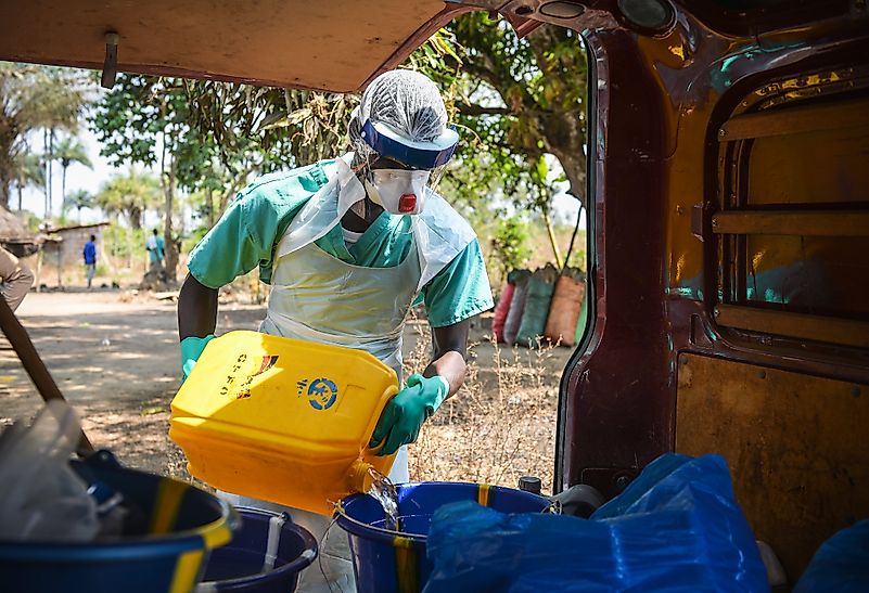 Chlorine to help decontaminate homes. Image credit: DFID/Flickr.com