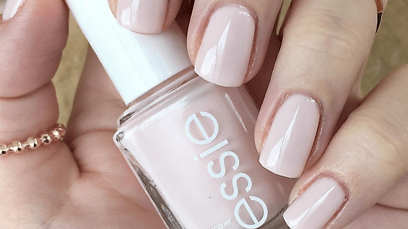 #7 She Wears A Specific Nail Polish