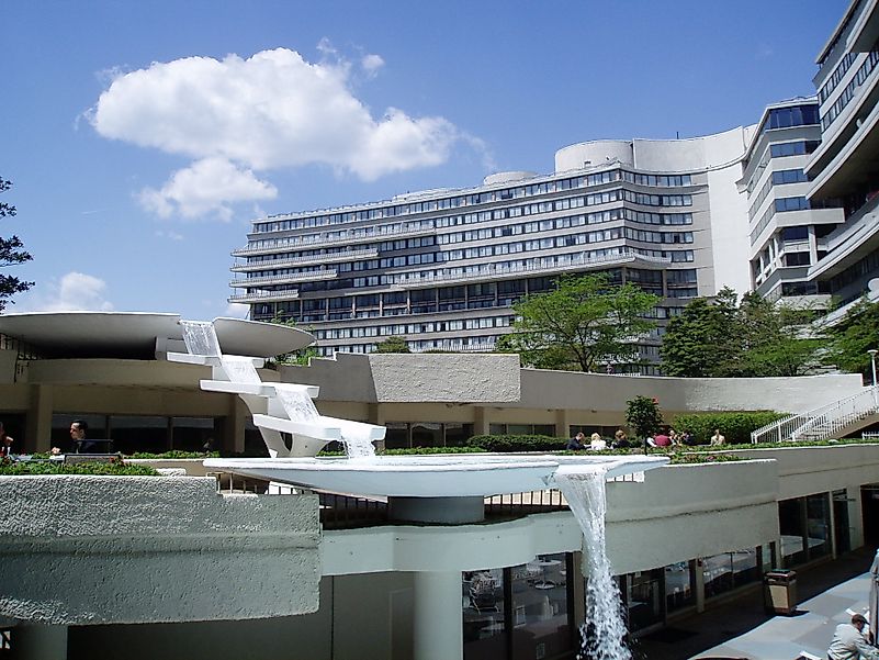 Nixon's re-election campaign broke into Democratic headquarters in the Watergate Hotel. Image credit: wikimedia.org