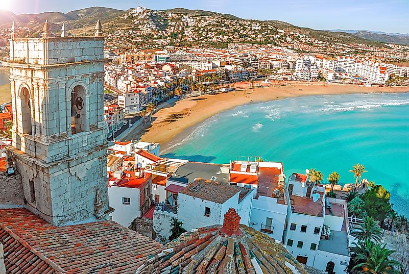 Vista para o mar a partir de uma altura do Castelo do Papa Luna. Valencia, Espanha.