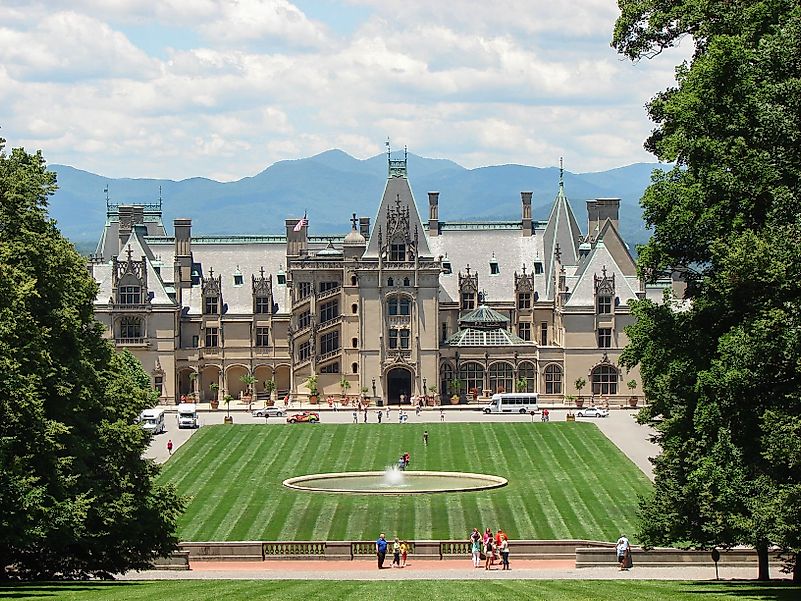 The estate operates as a historical museum. Editorial Credit: 24dupontchevy/Wikipedia.com