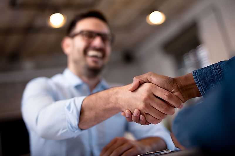 Greet everyone in the room separately and exchange handshakes. Greet everyone in the room separately and exchange handshakes.