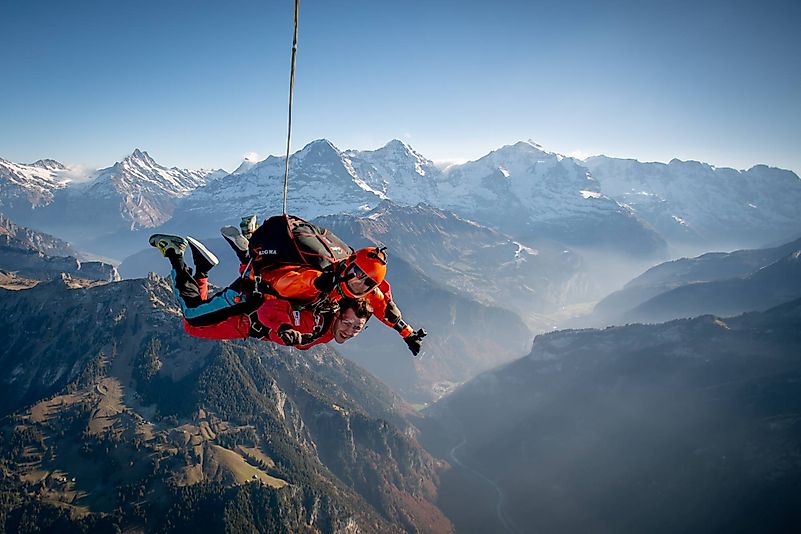 Tandem skydive at Interlaken. Image credit: www.paragliding-interlaken.ch Tandem skydive at Interlaken. Image credit: www.paragliding-interlaken.ch