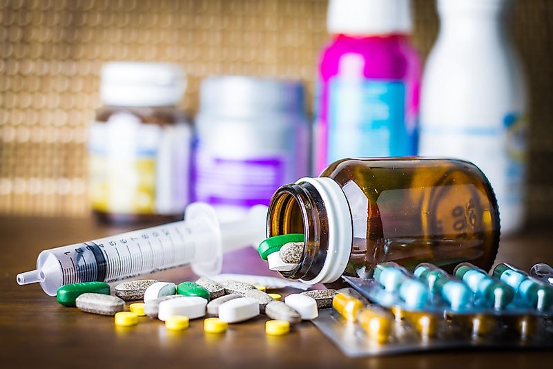 Alguns medicamentos para febre e tosse foram proibidos à venda na China.
