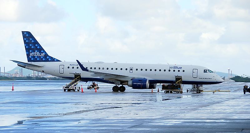Passengers on JetBlue flights get to bring one free carry-on bag. Image credit: wikimedia.org