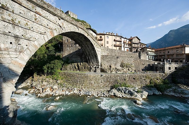 #9 Pont-Saint-Martin (bridge)