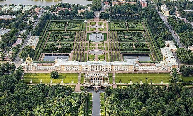 #4 Peterhof -