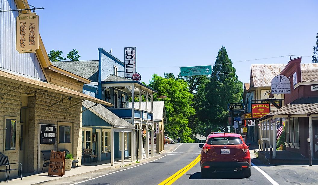 Downtown district of Groveland, California. Image credit Sundry Photography via Shutterstock.