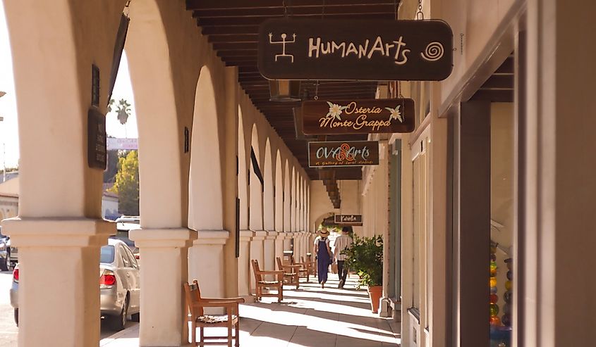 Store fronts with tourist checking out the different spots in Ojai