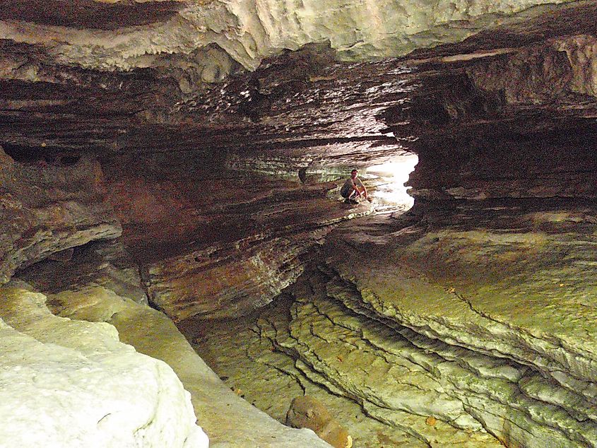 Eden Cave / Eden Falls, Arkansas. By Dameon Hudson, CC BY 3.0, via Wikimedia Commons