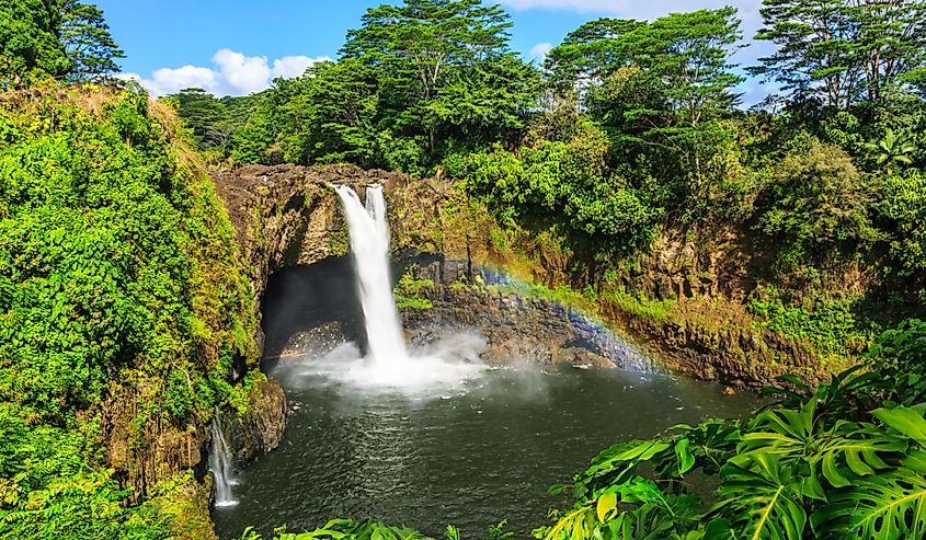 Hawaii, Rainbow Falls in Hilo. Wailuku River State Park. 