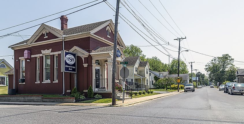 Intersection of Market and Race Streets in Vienna, Maryland. Image credits: Acroterion via Wikimedia Commons