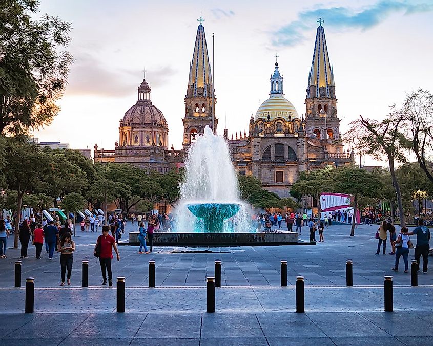 A view of the fountain of Plaza de la liberacion, in Guadalajara, Mexico | Roman Lopez via Unsplash 