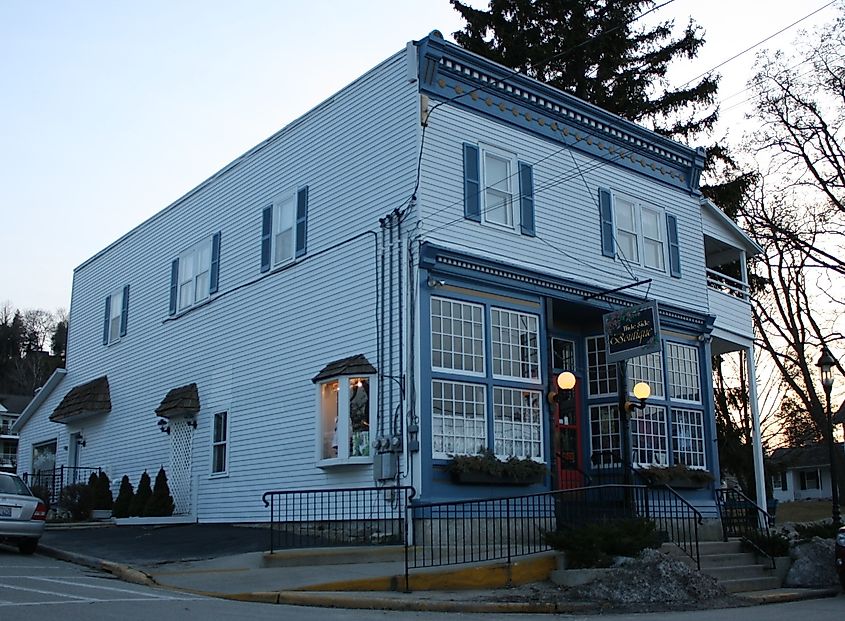 Vorous General Store.
