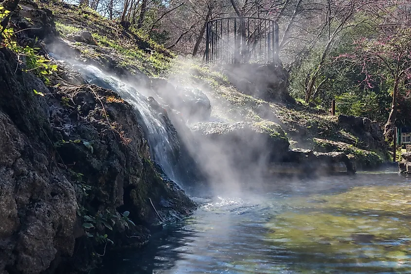 how many tourists visit hot springs arkansas each year