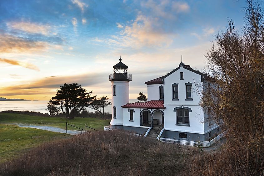 The Admiralty Head Light is a lighthouse located in Fort Casey State Park near Coupeville on Whidbey Island, Washington State.