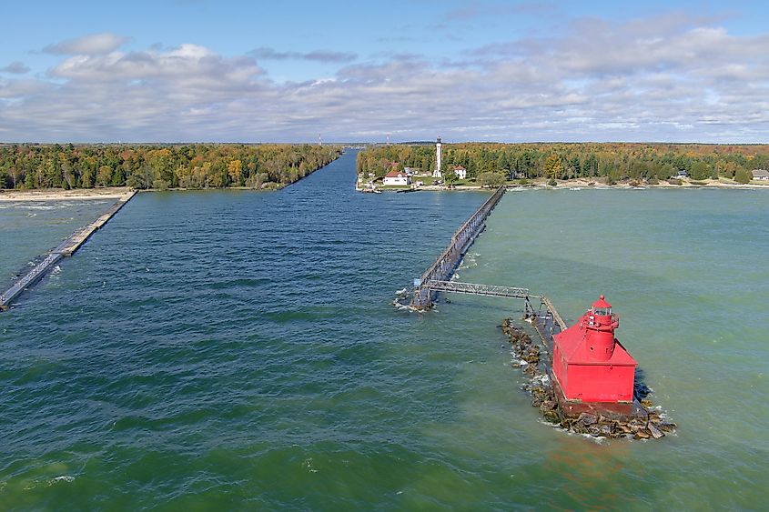 lighthouse in Sturgeon Bay Door County Wisconsin during fall and autumn colors.