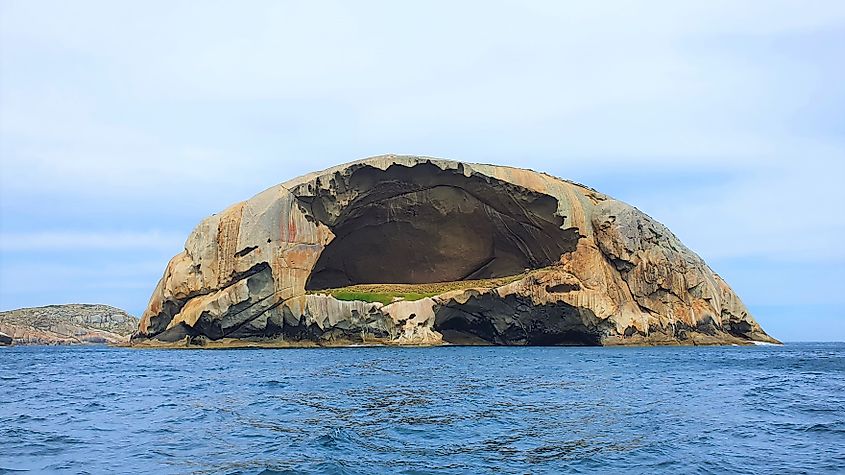 Cleft Island (Skull Rock).