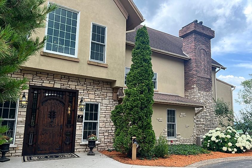 Galena, IL USA - July 5, 2025 Historic Galena inn overlooking the Mississippi River, Goldmor Inn