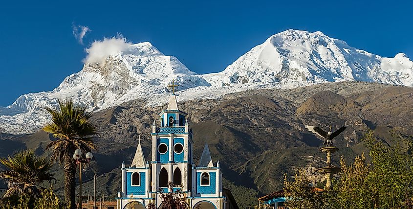 Huascaran mount from the Santa valley, in Huaraz Peru