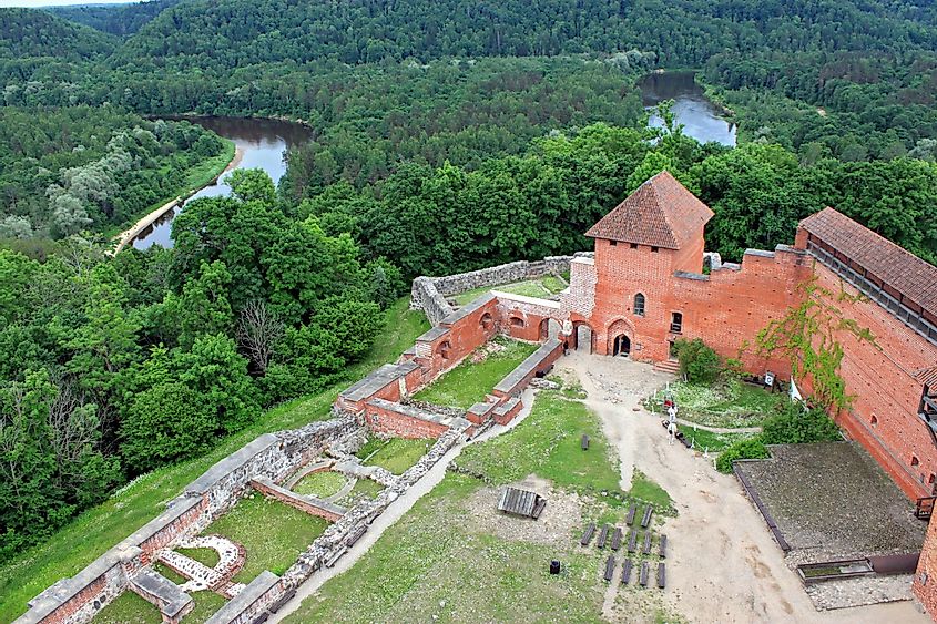 Замок Турайда в Сигулде, Латвия. 