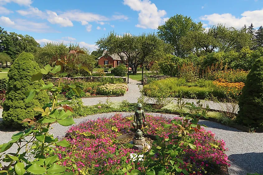 Beautiful property along Shelburne Road, Shelburne, Vermont, USA. Editorial credit: John Arehart / Shutterstock.com
