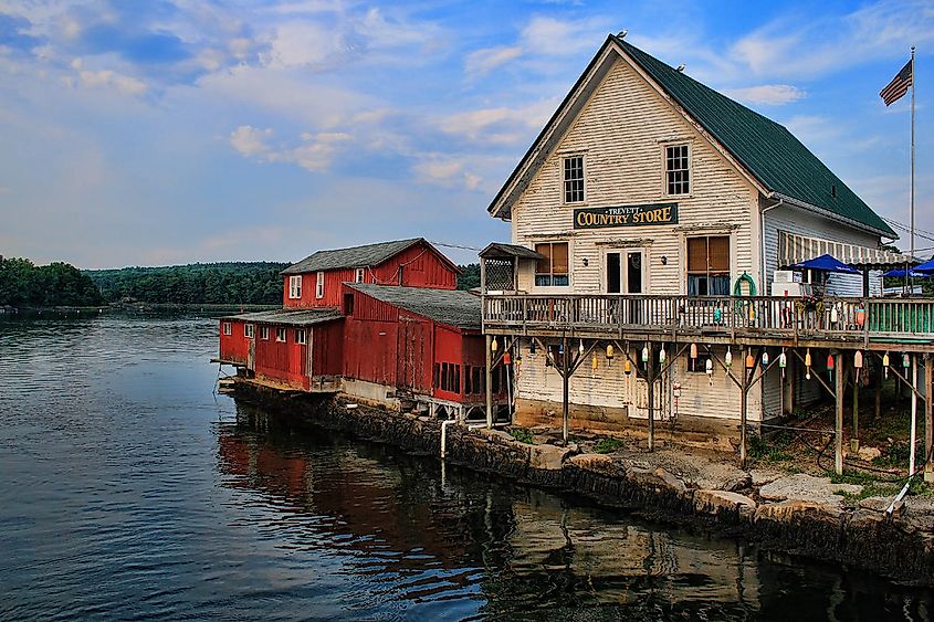 Trevett Country Store, Maine (Credit: Melissa Brookmire via Flickr)