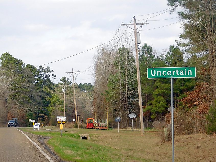 City marker of Uncertain, Texas