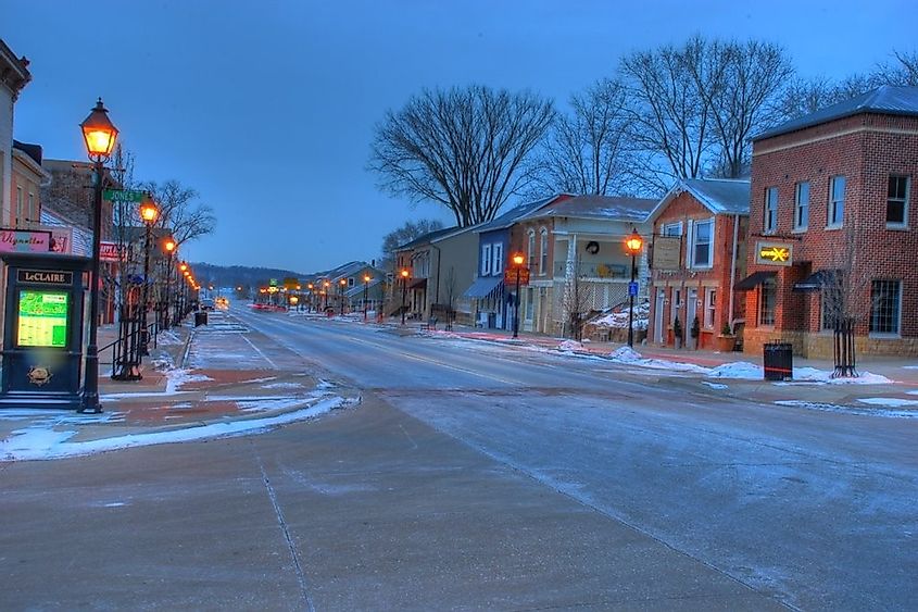 Downtown LeClaire in the early morning