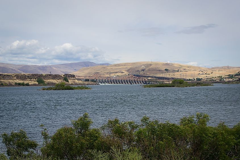 A view of The Dalles Dam from Boat Launch Road in The Dalles, Oregon
