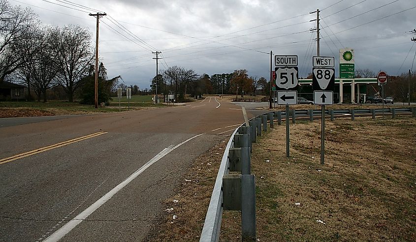 Great River Road - Tennessee Highway 88 West Above U.S. Highway 51