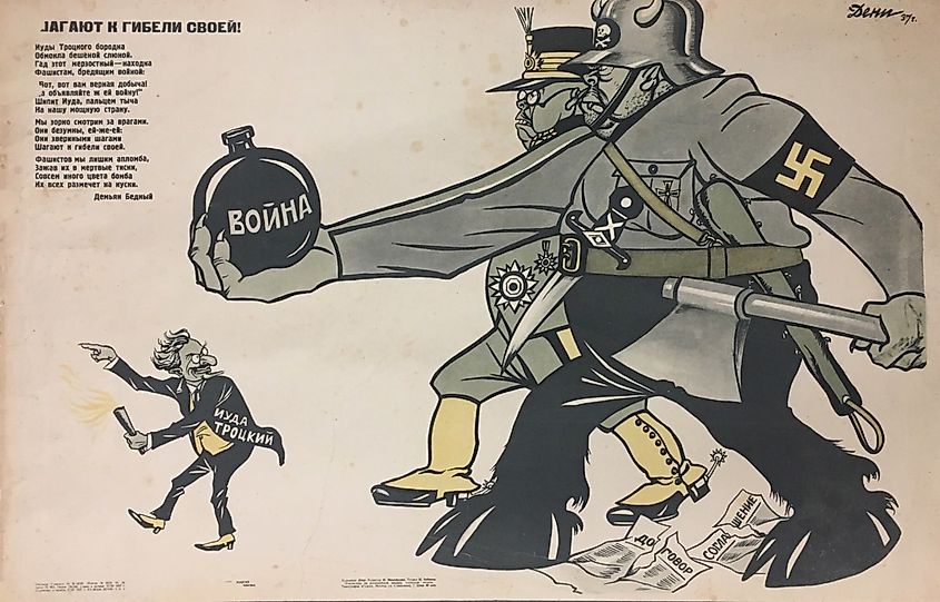 Soviet Propaganda poster deriding Leon Trotsky (Stalin's favorite scapegoat) as a fascist collaborator