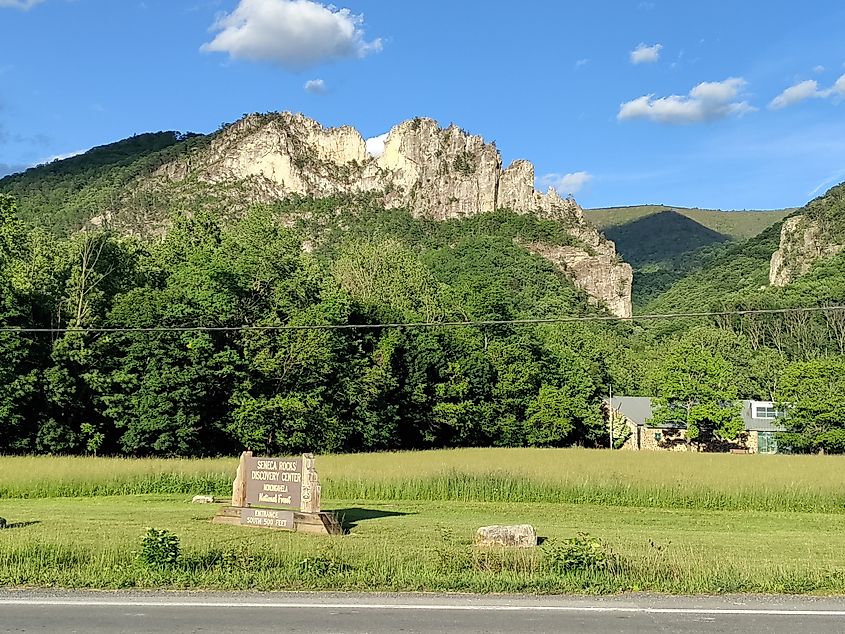 Seneca Rocks trail in the Spruce Knob - Seneca Rocks National Recreation Area, West Virginia