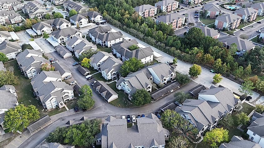 Aerial perspective of condominiums in Covington, Louisiana.