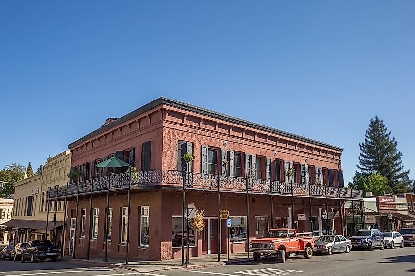 Historical red brick building in Nevada City, via Marc Venema/Shutterstock