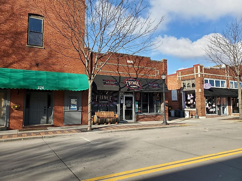 Storefront for Fringe Beerworks in Downtown Lee's Summit on Sunny Winter Day