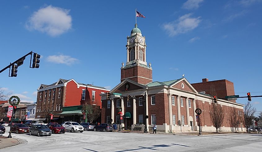 City Hall and downtown area in Lebanon, Ohio