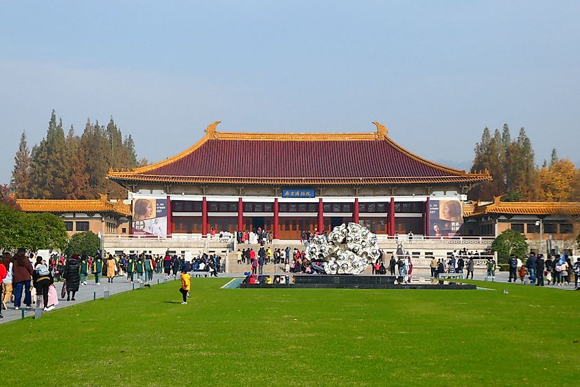 Tourists at Nanjing Museum