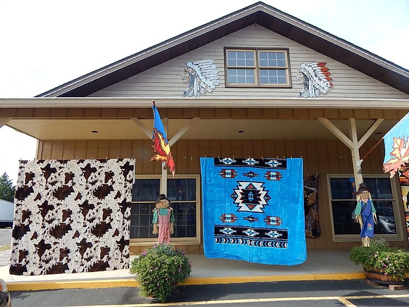 Native American handmade crafts store in Sevierville, Tennessee. 