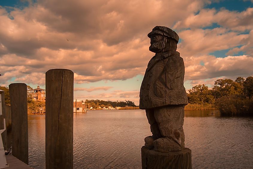 An evening view of the Peconic riverfront park in Riverhead, NY. Editorial credit: Jay Gao / Shutterstock.com