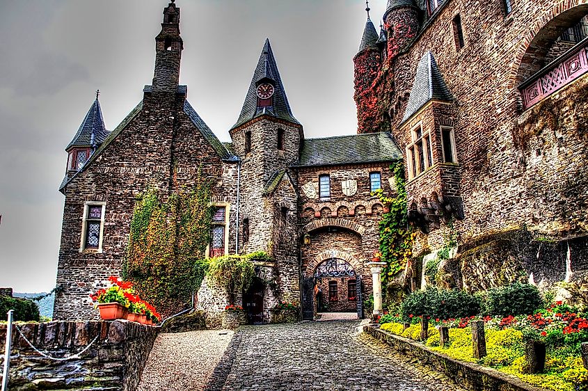 Reichsburg Cochem, Germany. Image credit: Heribert Pohl/Wikimedia.org