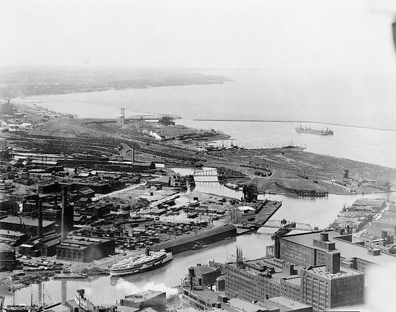 The river's mouth at Lake Erie in Cleveland, c. 1920.