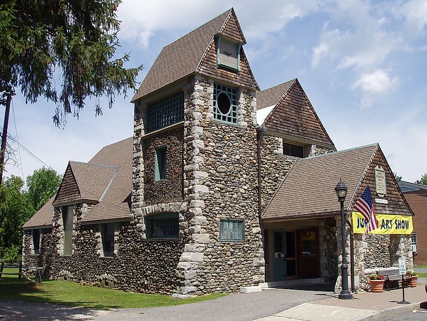 Dewey Memorial Hall via Daderot on Wikipedia