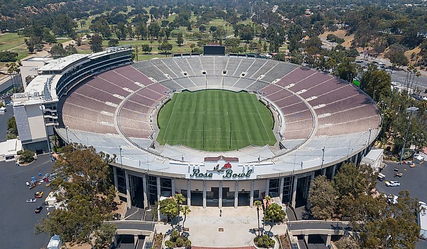 The Rose Bowl is a United States outdoor athletic stadium